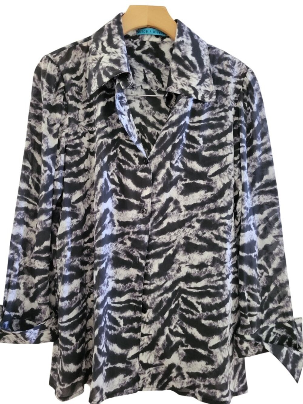 Alice & Olivia Zebra Print Silk Black White Blouse Size Medium Quiet Luxury